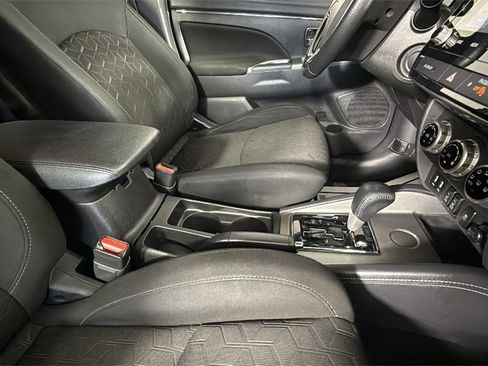 Used 2021 Mitsubishi Outlander Sport SE image 49