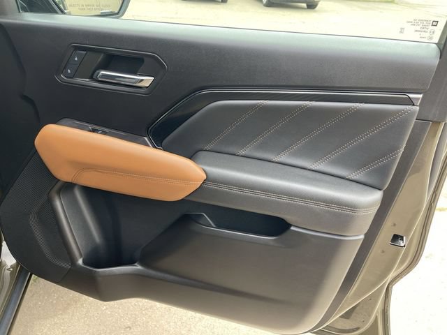 Used 2023 GMC Canyon AT4 w/ Technology Package AWD/4WD image 16