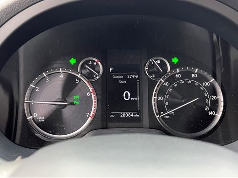 Used 2023 Lexus GX 460 Premium image 25