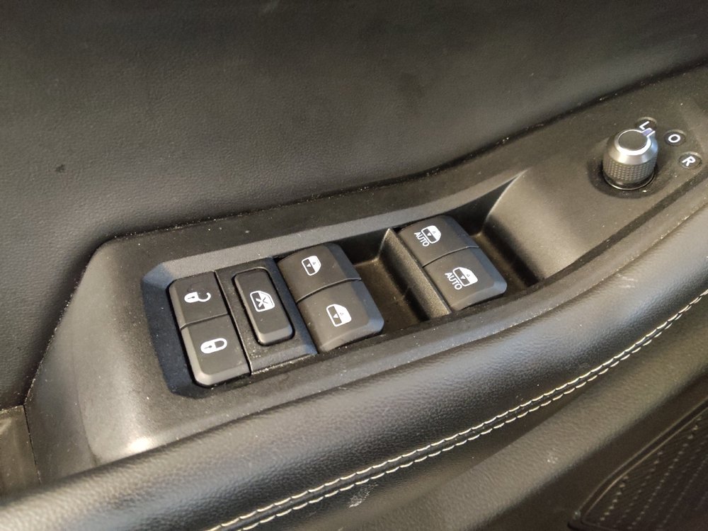 Used 2023 Jeep Grand Cherokee Altitude AWD/4WD image 27