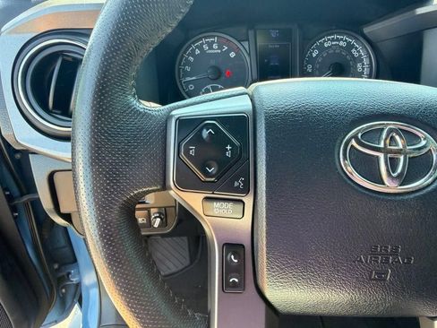 Used 2019 Toyota Tacoma TRD Sport AWD/4WD image 46