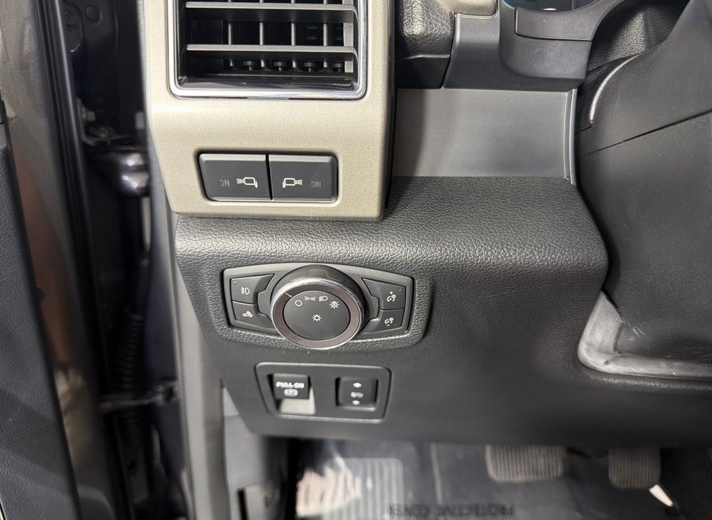 Used 2020 Ford F150 Lariat w/ Equipment Group 502A Luxury AWD/4WD image 15