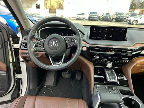 Used 2023 Acura MDX SH-AWD w/ Technology Package image 16