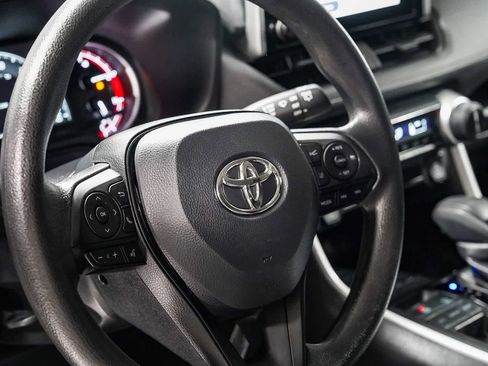 Certified 2025 Toyota RAV4 LE FWD image 20