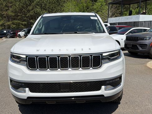 Certified 2024 Jeep Wagoneer 4WD image 3