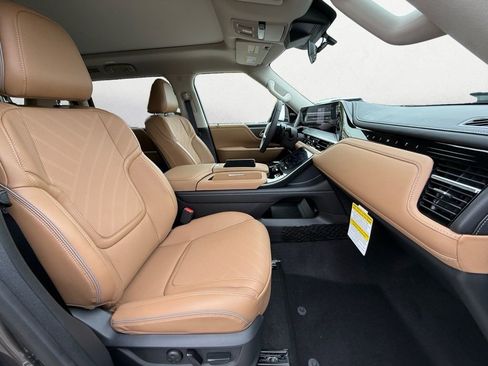 New 2026 INFINITI QX80 Luxe w/ Cargo Package image 12