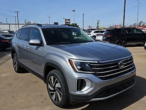 New 2026 Volkswagen Atlas SE FWD image 3