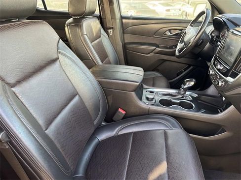 Used 2022 Chevrolet Traverse High Country image 34