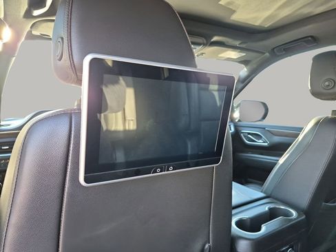 Used 2021 Chevrolet Suburban High Country image 21