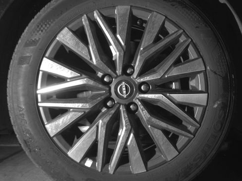 Used 2025 Nissan Altima 2.5 SV FWD image 13