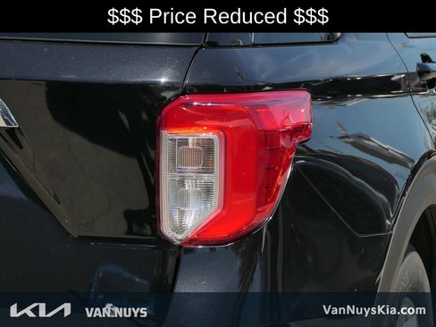 Used 2021 Ford Explorer XLT RWD image 3