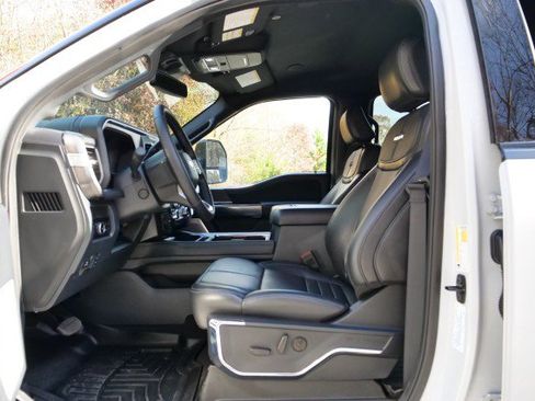 Used 2025 Ford F450 Platinum w/ FX4 Off-Road Package image 29