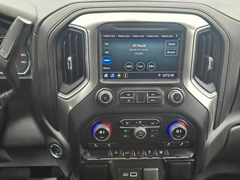 Used 2022 Chevrolet Silverado 1500 RST image 9