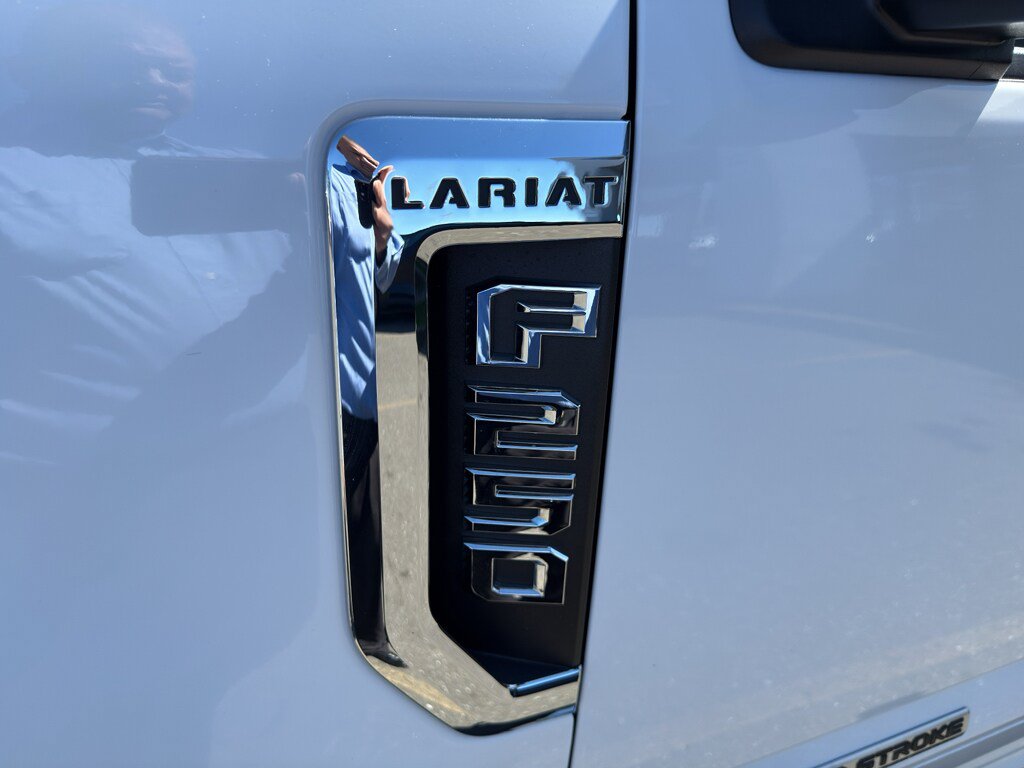 Used 2022 Ford F250 Lariat w/ Lariat Value Package AWD/4WD image 12
