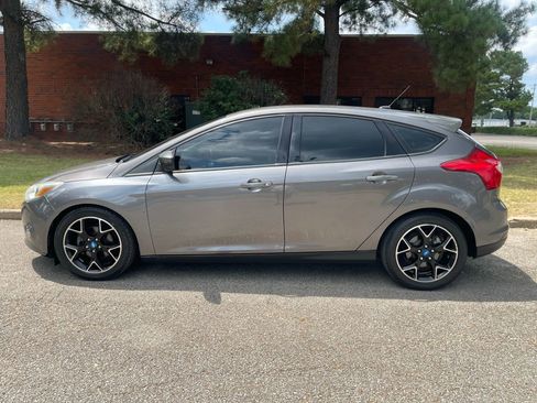 Used 2012 Ford Focus SE image 2