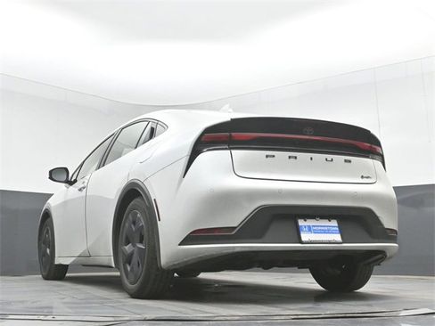 Used 2023 Toyota Prius LE image 34