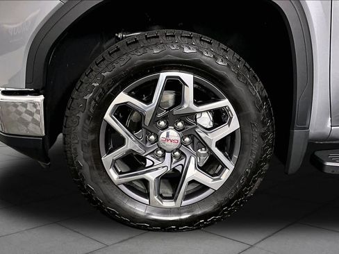 Used 2026 GMC Sierra 1500 SLT AWD/4WD image 12