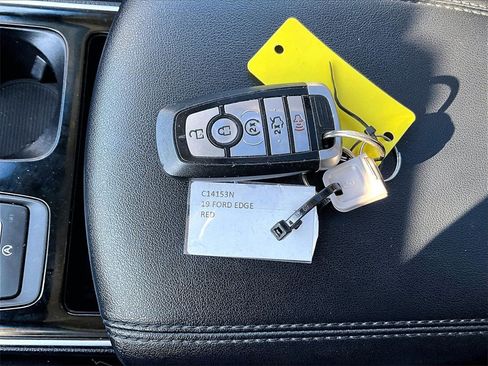 Used 2019 Ford Edge SEL w/ Equipment Group 201A image 9