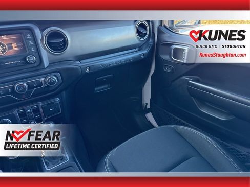 Used 2020 Jeep Wrangler Unlimited Sport image 47