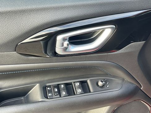 New 2026 Jeep Compass Latitude image 12