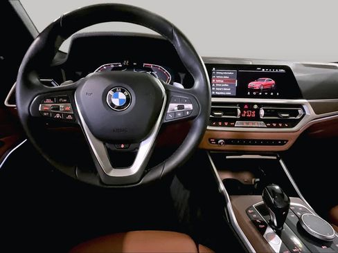 Used 2019 BMW 330i xDrive Sedan w/ Premium Package AWD/4WD image 5