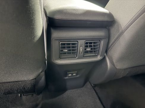 Used 2025 Toyota RAV4 XLE AWD/4WD image 13