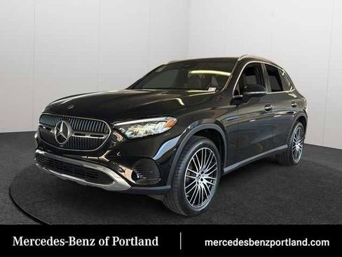 Used 2025 Mercedes-Benz GLC 300 4MATIC image 1