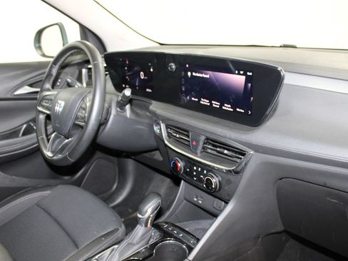 Used 2025 Buick Encore GX Preferred AWD/4WD image 24