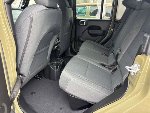 New 2026 Jeep Gladiator Sport image 9