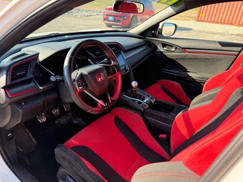 Used 2019 Honda Civic Type R image 11