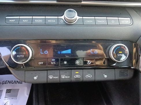 Used 2023 Hyundai Elantra Limited FWD image 24
