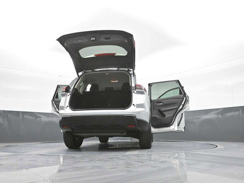 Used 2024 Nissan Rogue SV image 52