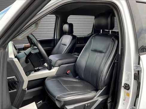 Used 2019 Ford F150 Lariat w/ Trailer Tow Package RWD image 19