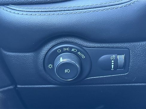 Used 2021 Dodge Durango SXT w/ 3rd Row Seating Group image 31