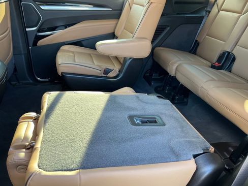 Certified 2025 Cadillac Escalade Premium Luxury w/ Touring Package image 17