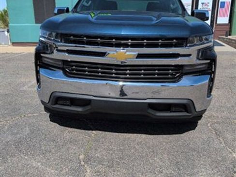 Used 2020 Chevrolet Silverado 1500 LT image 2