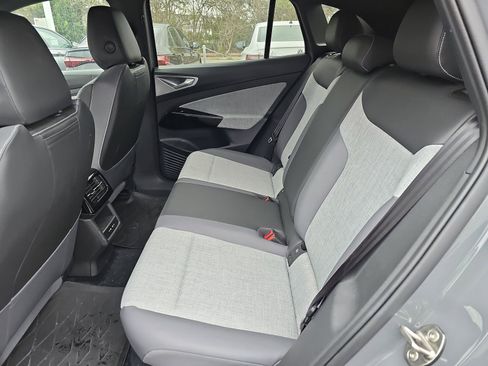 Used 2023 Volkswagen ID.4 Pro image 15