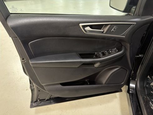 Used 2018 Ford Edge SEL w/ Equipment Group 201A AWD/4WD image 17