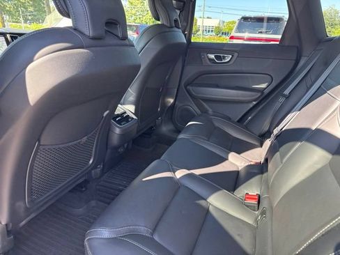 Used 2022 Volvo XC60 B5 Inscription AWD/4WD image 7
