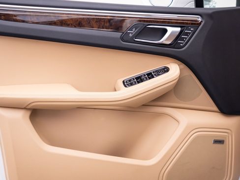 Certified 2026 Porsche Macan AWD/4WD image 14