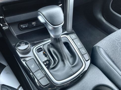 Certified 2024 Kia Seltos X-Line image 14