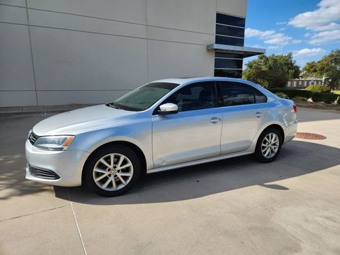 Used 2014 Volkswagen Jetta SE image 3