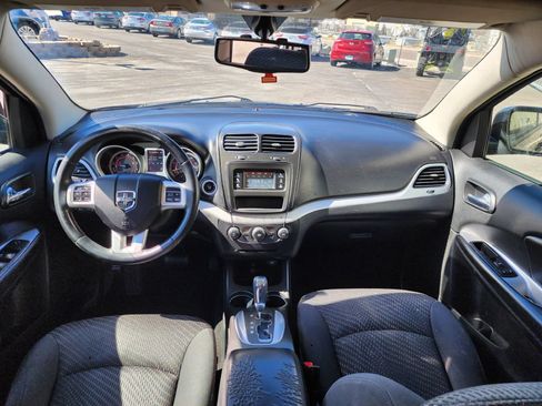 Used 2017 Dodge Journey SXT w/ Blacktop Package FWD image 11
