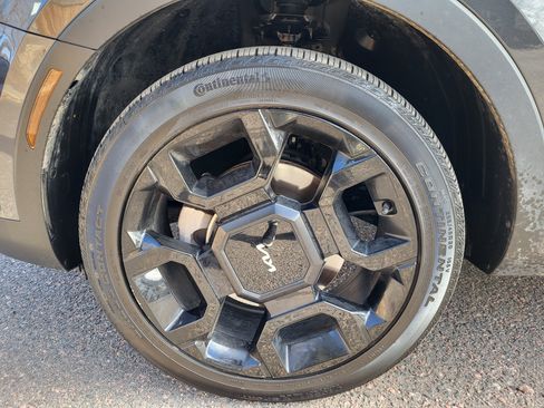 Used 2024 Kia Sorento X-Line EX image 18