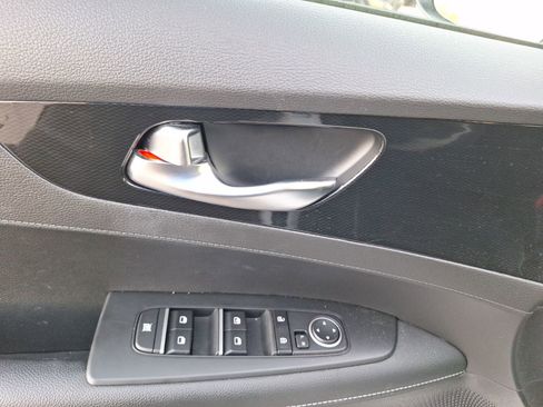 Used 2022 Kia Forte GT-Line w/ GT-Line Premium Package image 17