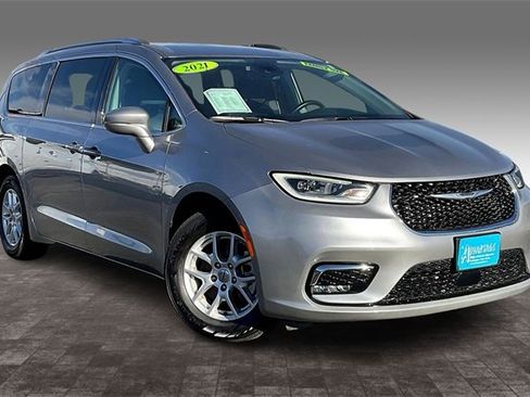 Used 2021 Chrysler Pacifica Touring-L image 11