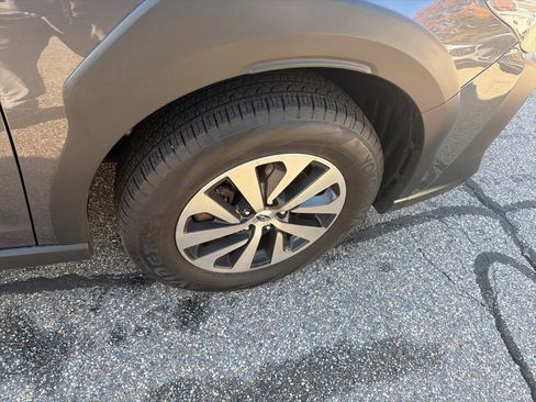Used 2024 Subaru Outback Premium w/ Popular Package #1A image 24