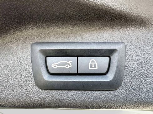 Certified 2023 BMW X7 xDrive40i w/ M Sport Package image 13