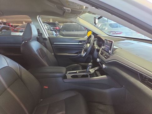 Used 2024 Nissan Altima 2.5 SR FWD image 18