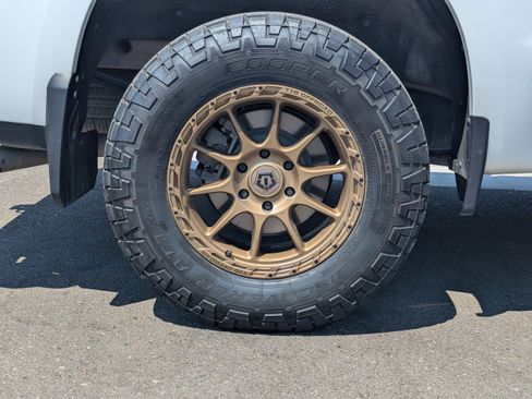 Used 2020 Chevrolet Silverado 1500 LTZ w/ LTZ Premium Package AWD/4WD image 50